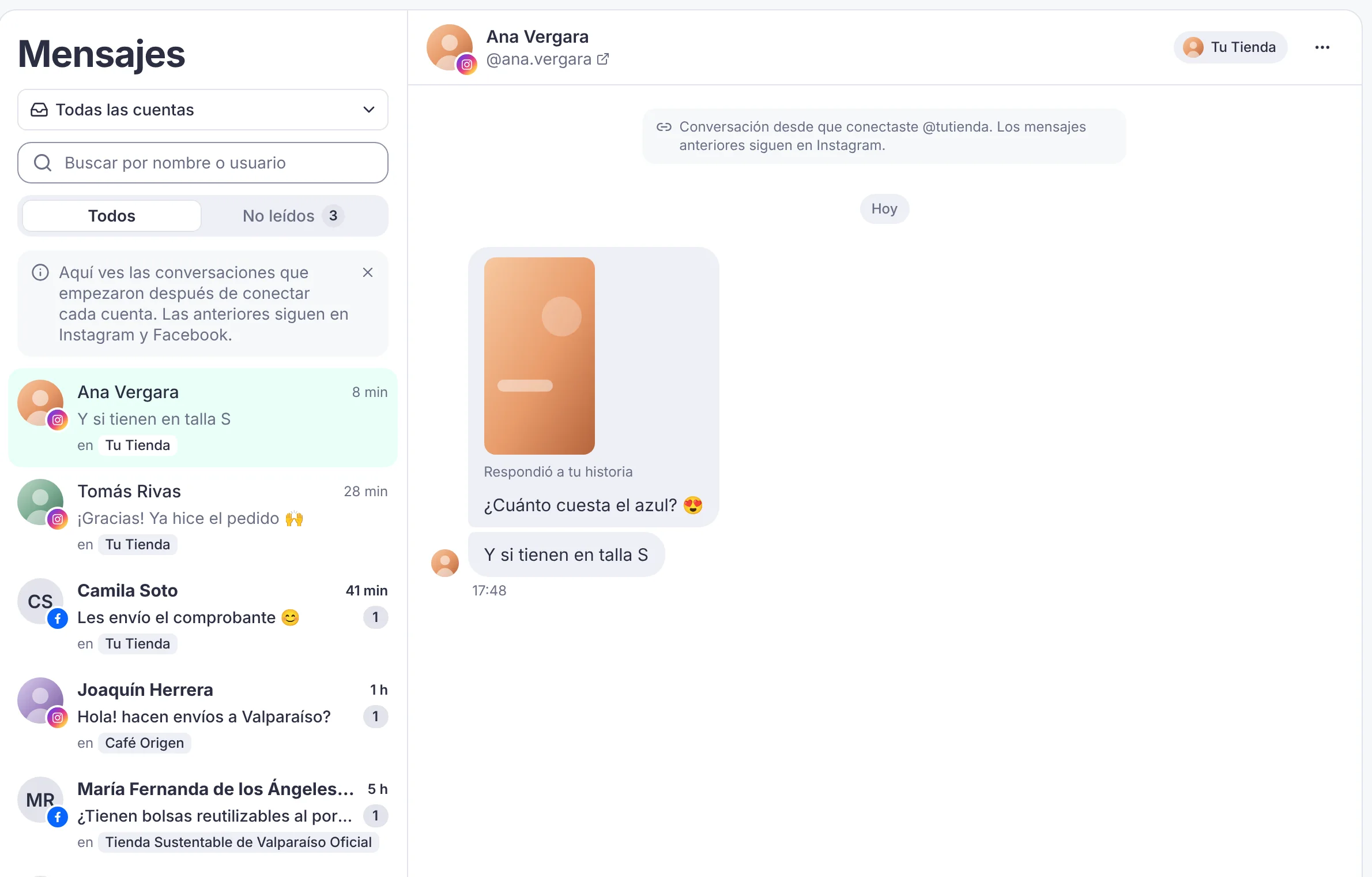 Pantalla real de Mennta: bandeja de mensajes con conversaciones de Instagram y Facebook de varias cuentas